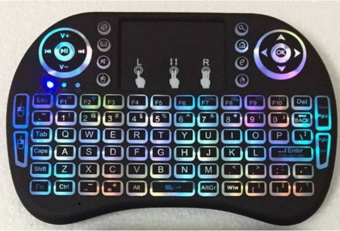 Smart TV Box mit kabelloser Mini-Tastatur